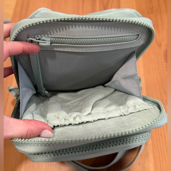 NWOT BÉIS ‘The Sport Sling’ Crossbody in Slate - Picture 7 of 7